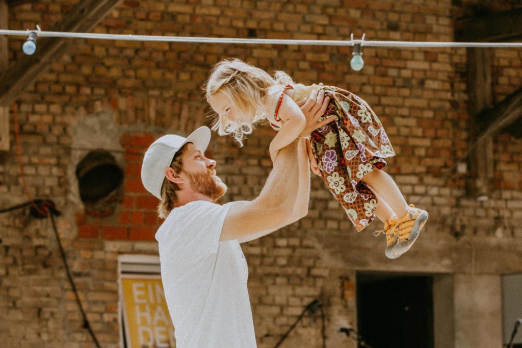 Luca Goldhorn Fotografie - Mädchen auf Hochzeit