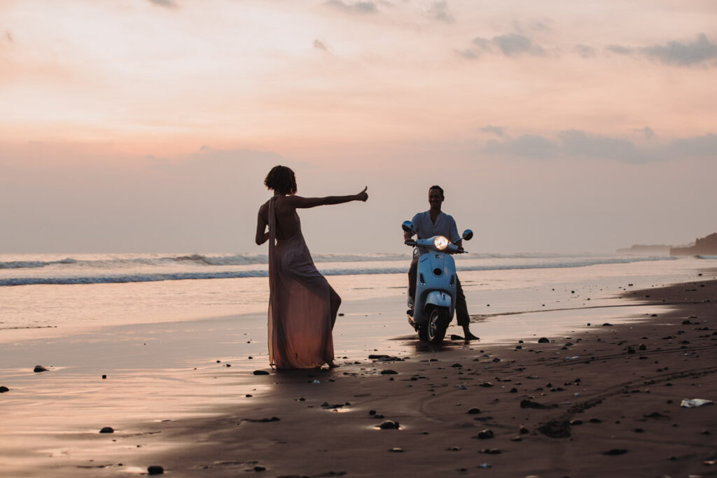 Hochzeitsshooting am Strand mit Sonnenuntergang