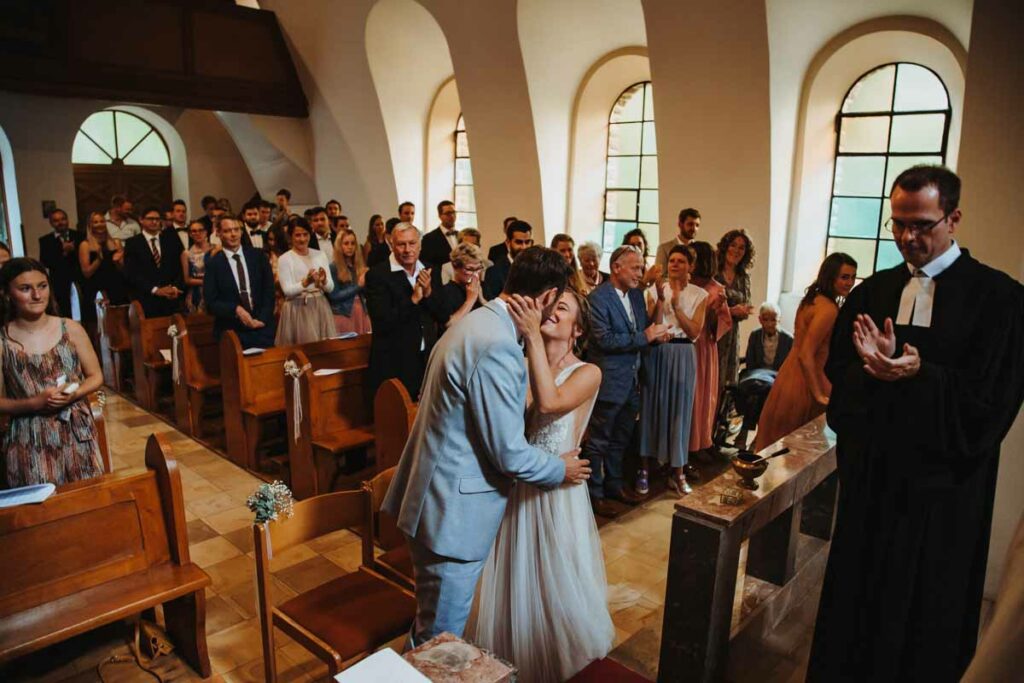 Kuss Heiraten Kirche